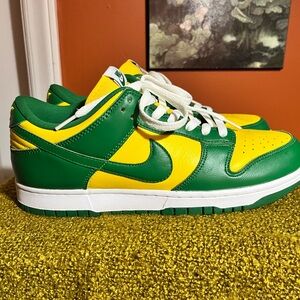Nike Dunk Low Retro ‘Brazil’ Sneaker.            Men’s size 10